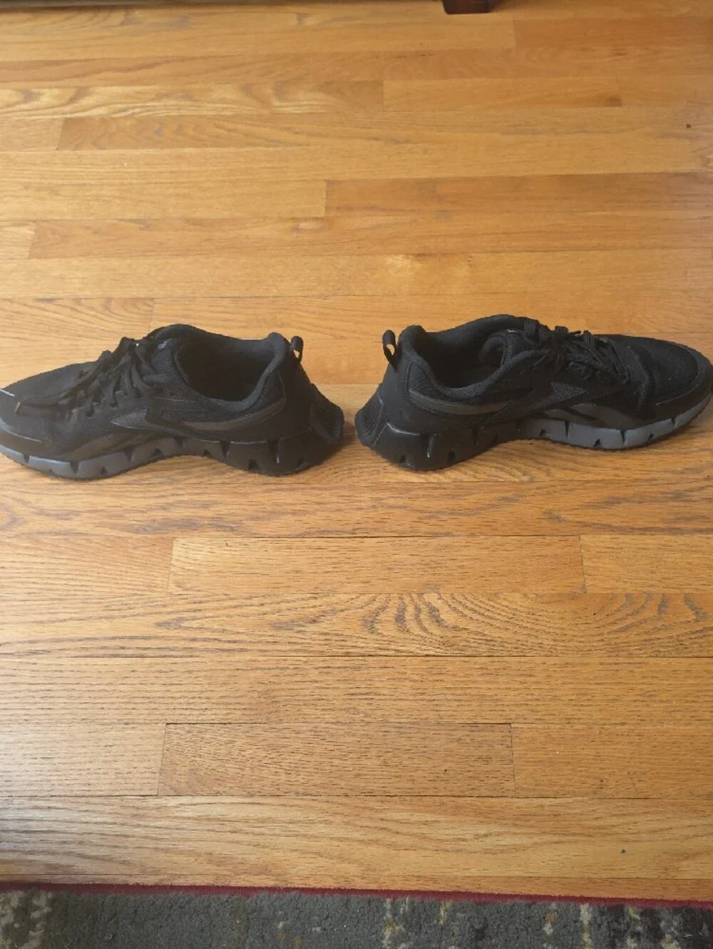 Reebok Zig Dynamica Black Low-Top Athletic Sneakers
